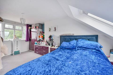 6 Rosedale Close, London, W7 2LH