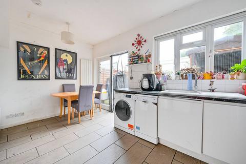6 Rosedale Close, London, W7 2LH