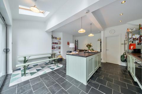 71 Dixon Road, London, SE25 6UE