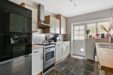 13, Beechwood Court West Street Lane, Carshalton, SM5 2PZ