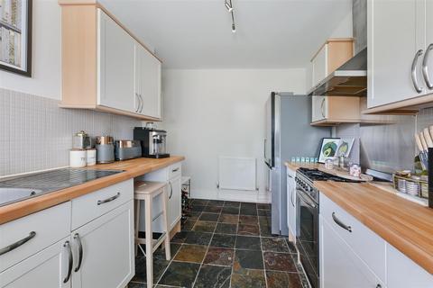 13, Beechwood Court West Street Lane, Carshalton, SM5 2PZ