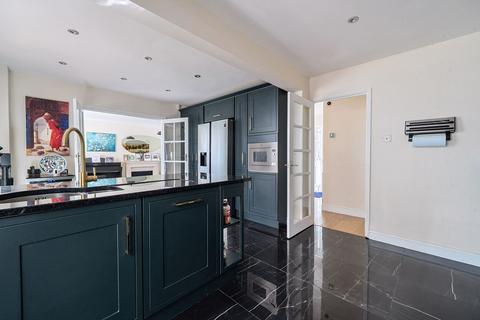5 Brudenell, Windsor, SL4 4UR