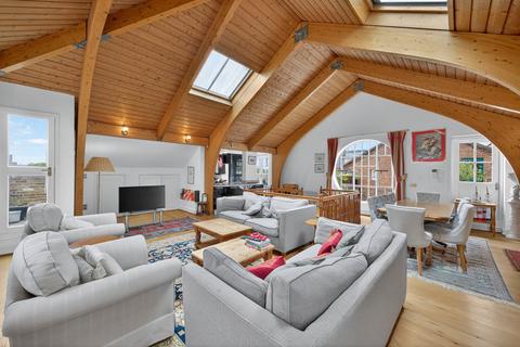 2 bedroom flat for sale, Wapping High Street, London