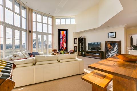 3 bedroom flat to rent, Juniper House, Melliss Avenue, Richmond