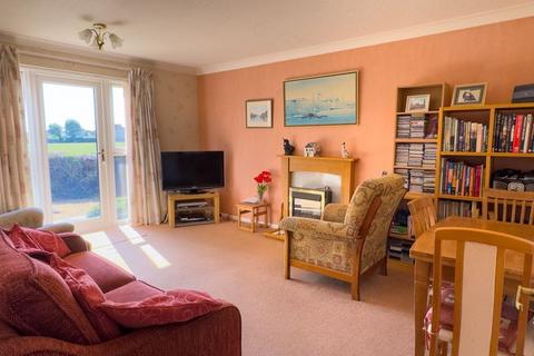 2 bedroom retirement property for sale, Kingfisher Court - Middleton-on-Sea
