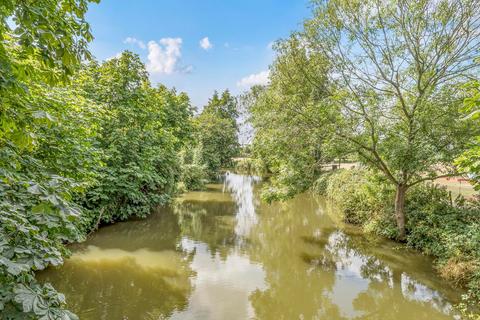 undefined, Avebury Avenue, Tonbridge, TN9