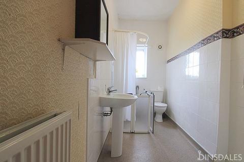 4 bedroom terraced house to rent, St Margarets Road, Lidget Green, Bradford, BD7 2BU