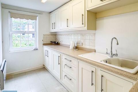2 bedroom retirement property for sale, Eastgate Gardens, Taunton