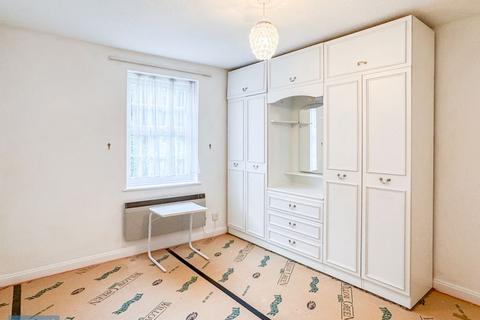 2 bedroom retirement property for sale, Eastgate Gardens, Taunton