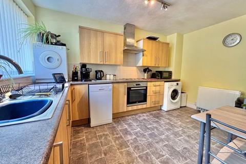 8 Beasley Grove, Birmingham, B43 7HG