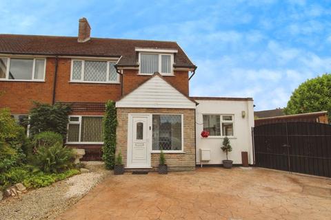 3 bedroom semi-detached house for sale - Greenfields, Aldridge, WS9 8QG
