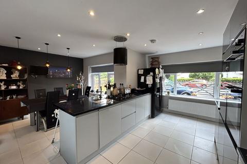4 bedroom semi-detached house for sale, Victoria Park, Colwyn Bay