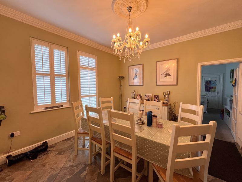 15 - Dining Room