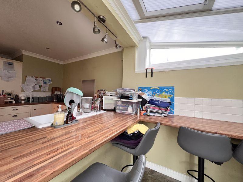 9 - Kitchen
