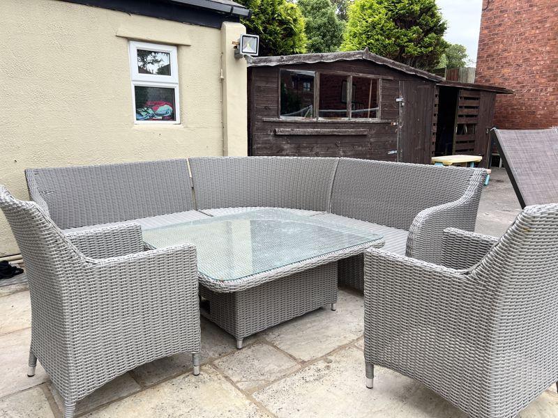 46 - Outside Seating