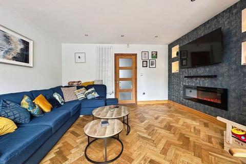 4 bedroom townhouse for sale, Mulberry Close, Radcliffe