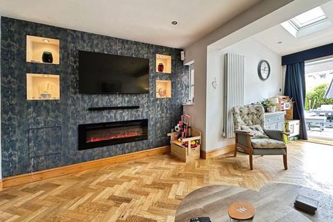 4 bedroom townhouse for sale, Mulberry Close, Radcliffe