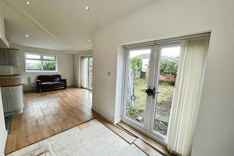 3 bedroom semi-detached house for sale, Marton Avenue, Tonge park