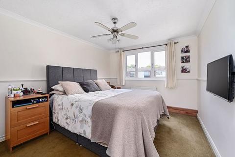 undefined, Madeira Close, Basingstoke RG24