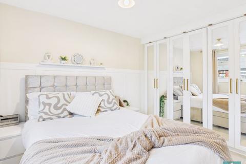 68 Esther Street, Oldham, OL4 3ER