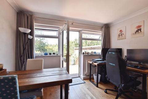 18 Cheshire Close, Salisbury, SP2 9JT