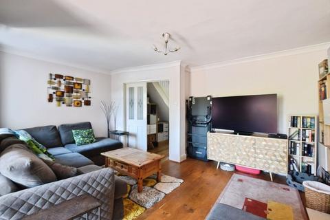 18 Cheshire Close, Salisbury, SP2 9JT