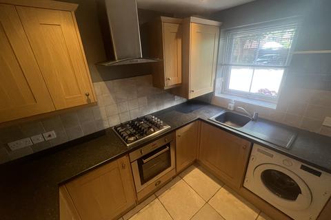 2 bedroom townhouse to rent, Sandgate Close, Alvaston, DE24