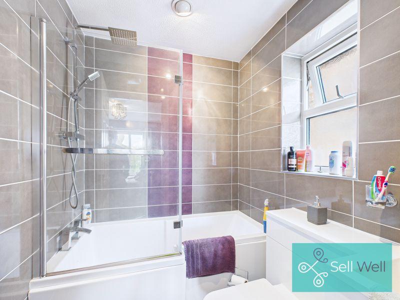 En-Suite Bathroom
