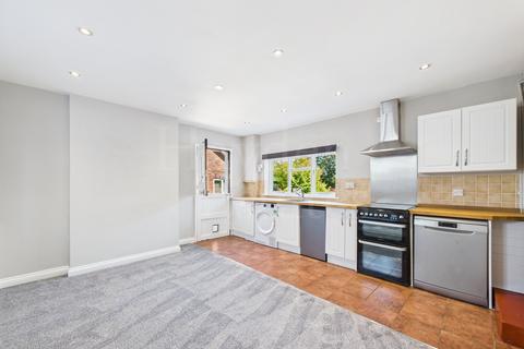 2 bedroom apartment for sale, Stourbridge Road, Kidderminster, DY10 2UY