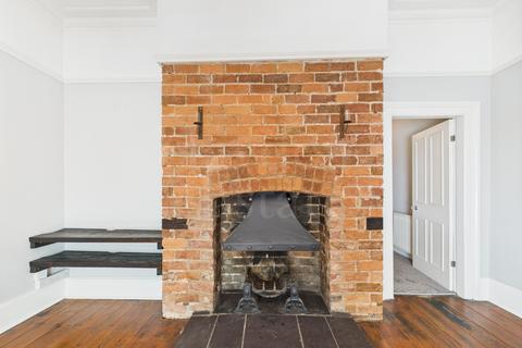 2 bedroom apartment for sale, Stourbridge Road, Kidderminster, DY10 2UY