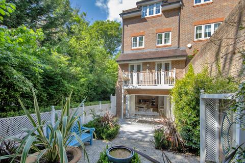 undefined, Huntingdon Avenue, Tunbridge Wells, Kent, TN4
