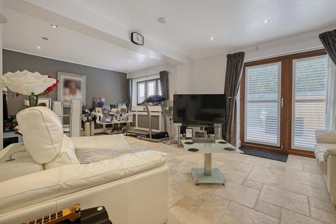 4 bedroom semi-detached house for sale, Chigwell IG7