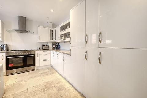 4 bedroom semi-detached house for sale, Chigwell IG7