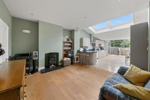 33 Belsize Avenue, London, W13 9TF