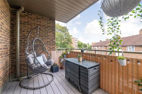 2 bedroom apartment for sale, Sylvan Hill, London, SE19