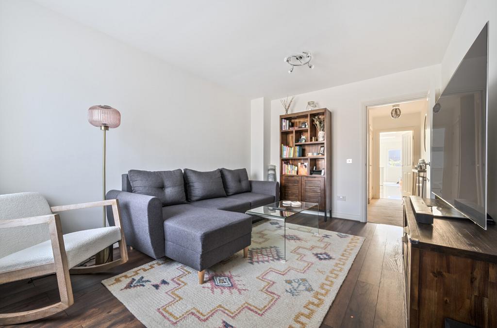 1323731 17 687774...