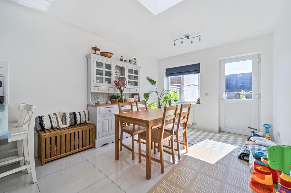 1323731 12 687774...