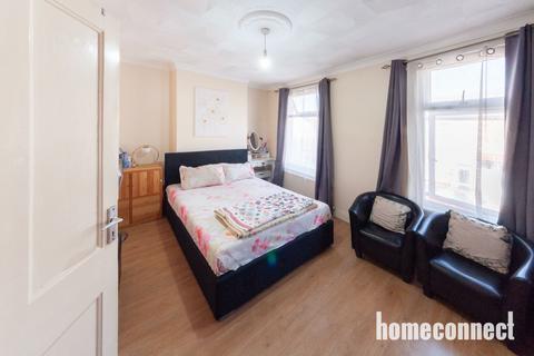 3 bedroom terraced house for sale, Jephson Road, London