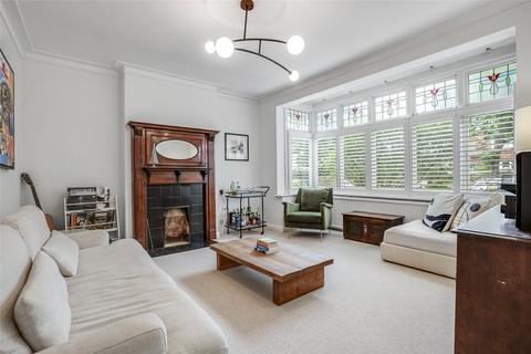 112 Thurleigh Road, London, SW12 8TT