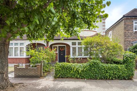 112 Thurleigh Road, London, SW12 8TT