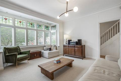 112 Thurleigh Road, London, SW12 8TT