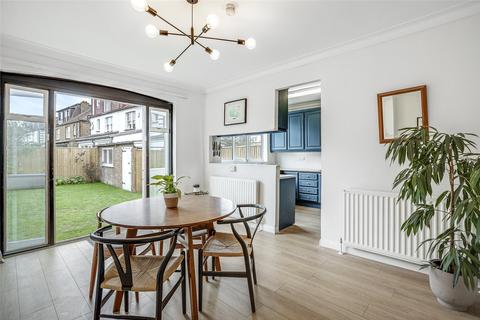 112 Thurleigh Road, London, SW12 8TT