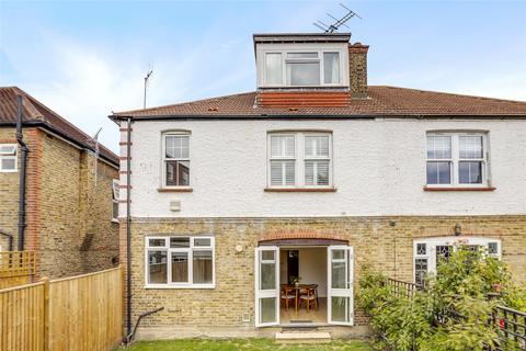 112 Thurleigh Road, London, SW12 8TT