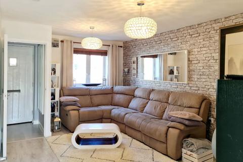 4 bedroom terraced house to rent, Apollo Avenue, Peterborough
