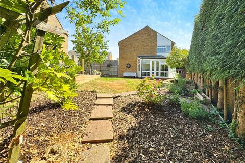 48 Paddock Mead, Harlow, CM18 7RR