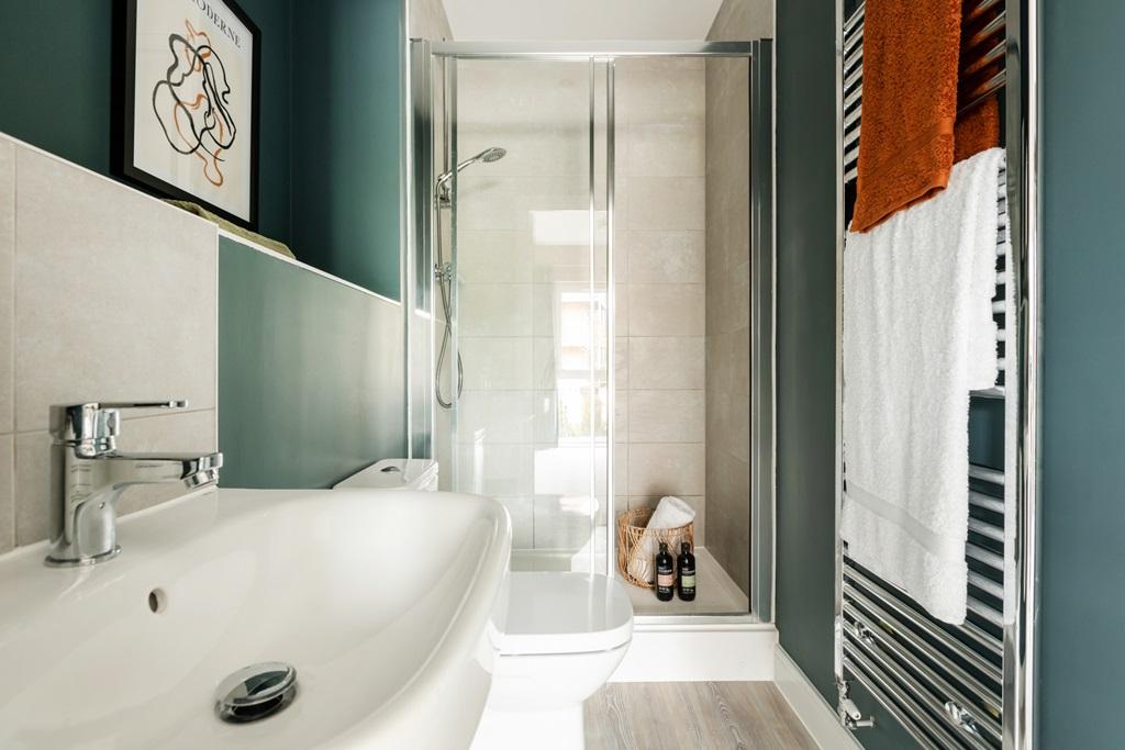 The en suite shower room