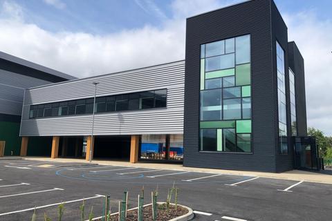 Distribution warehouse to rent, The Midway Milton Keynes MK1 1LS