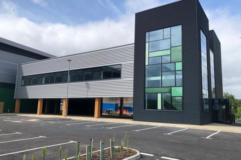 Distribution warehouse to rent, The Midway Milton Keynes MK1 1LS