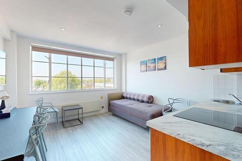 2 bedroom flat to rent, Old Brompton Road