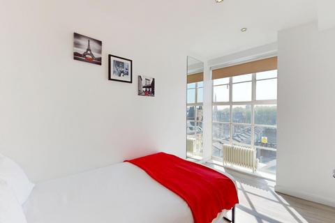 2 bedroom flat to rent, Old Brompton Road